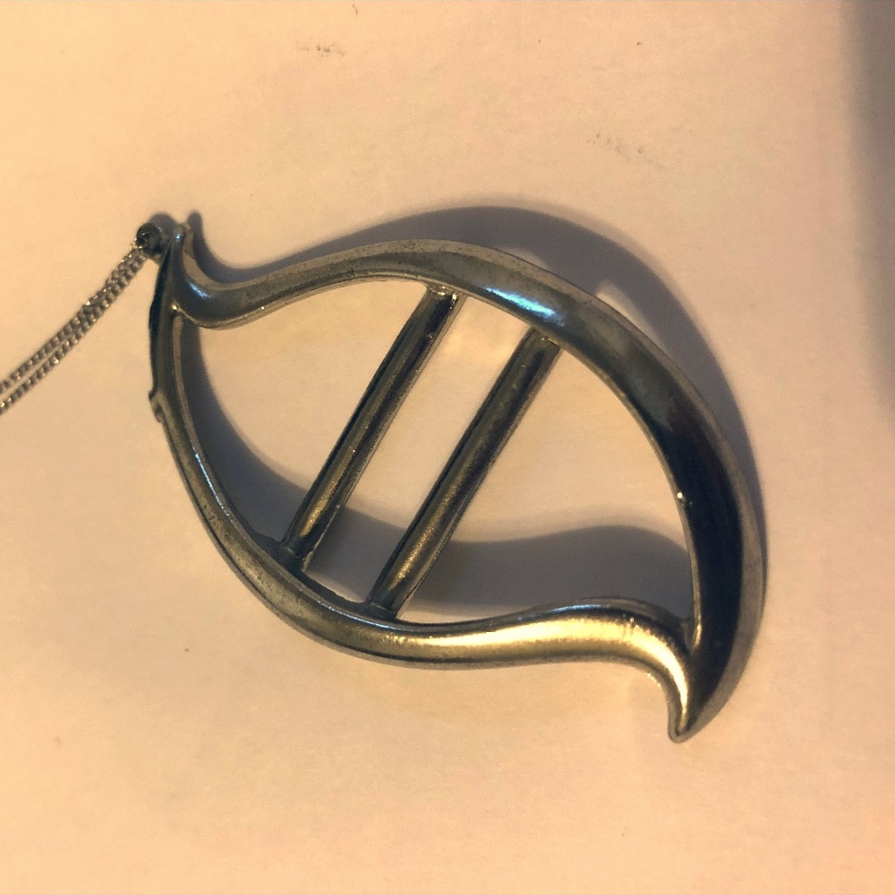 vintage silver pendant 2 1/2 inches